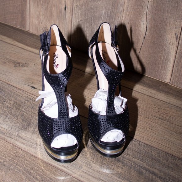 Black and Gold Platform Stilletos - Picture 4 of 6